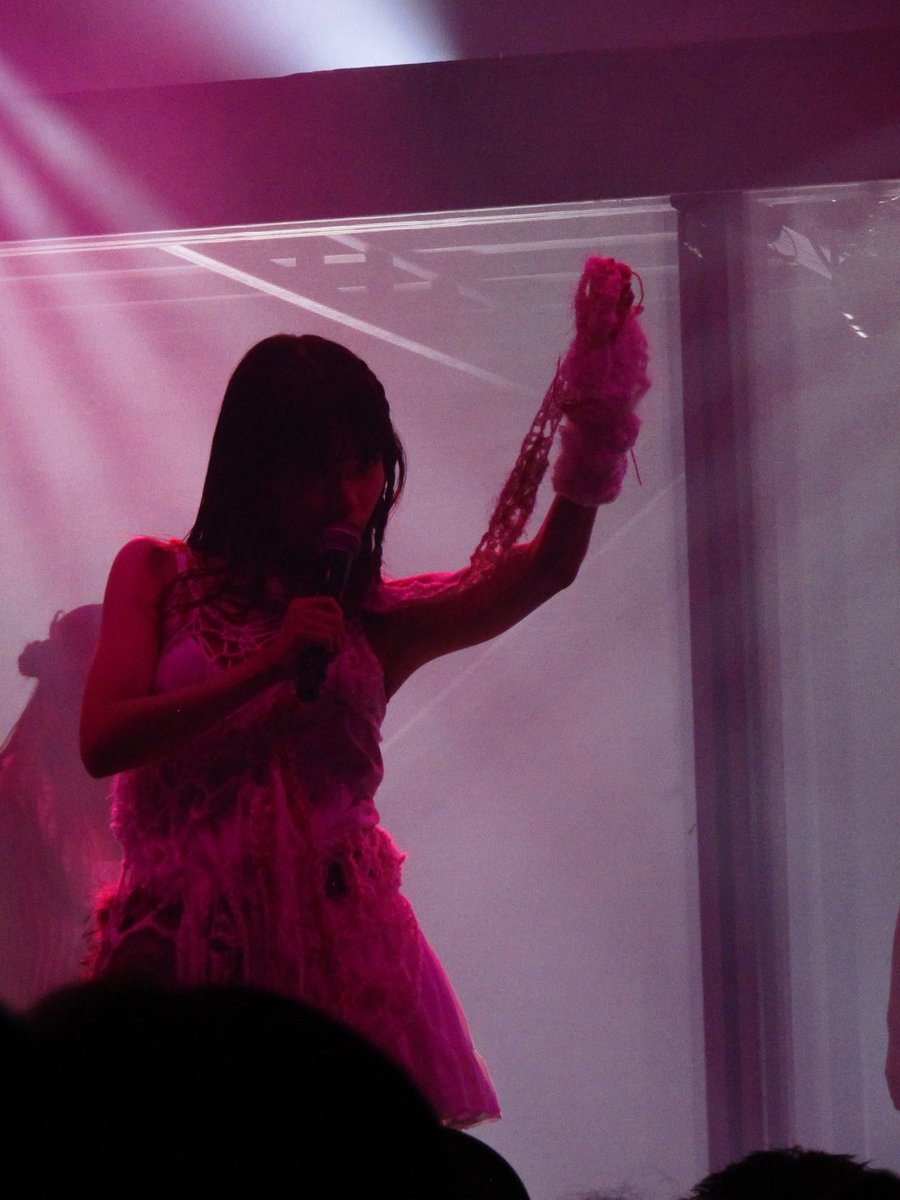 Vq76876124's tweet photo. @noa_chittiiiend 照明のON/OFFも相まって、凄かったですね笑
「かっこいい」と「かわいい」があるって凄い https://t.co/CRwe5y3fW8