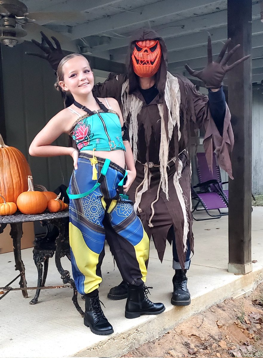 NewtRayburn's tweet photo. Happy Halloween! https://t.co/Z8WQwODyWS