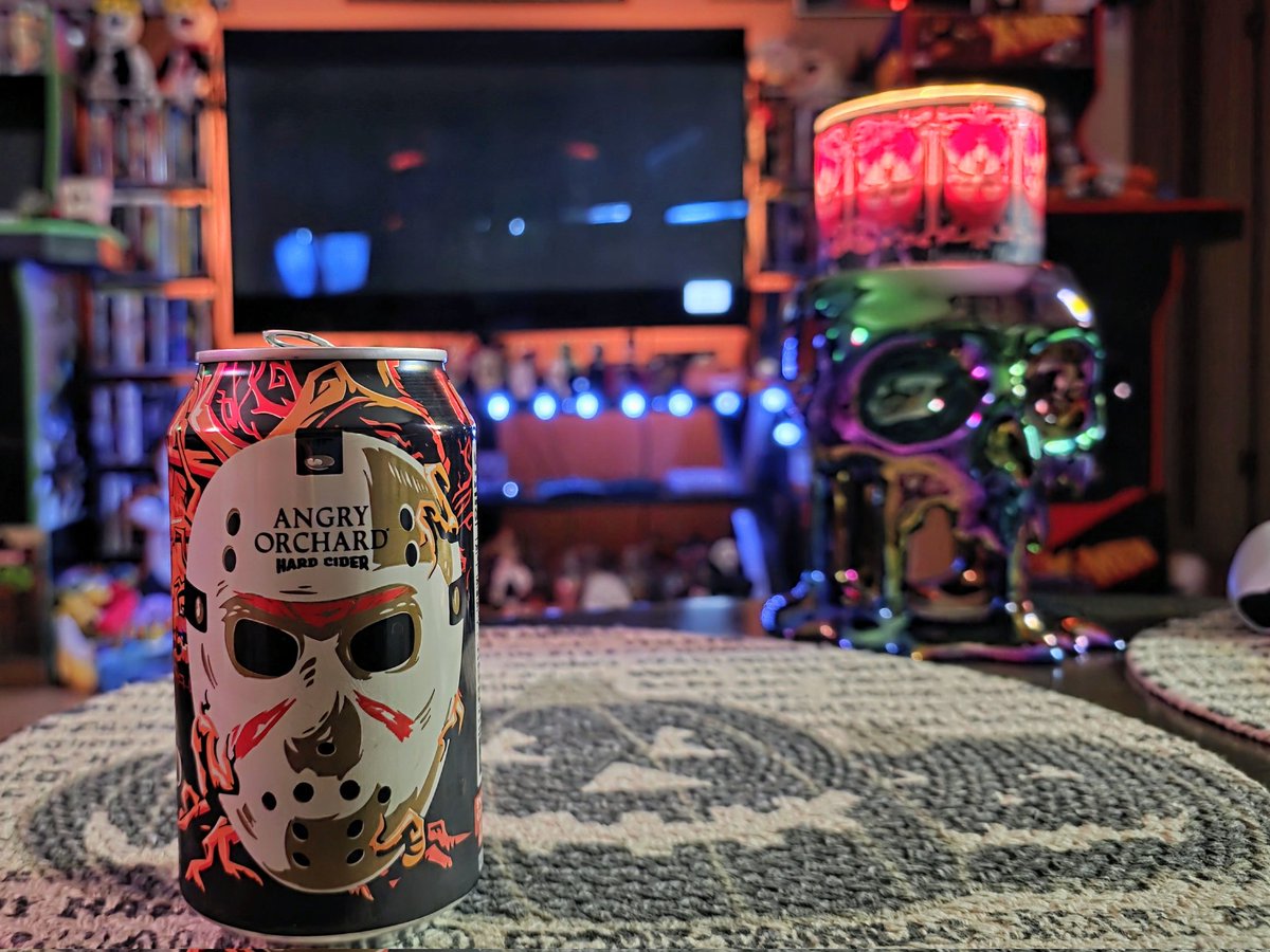 H0STIL1's tweet image. Happy Halloween 🎃 
@AngryOrchard 
@JasonUniverse13