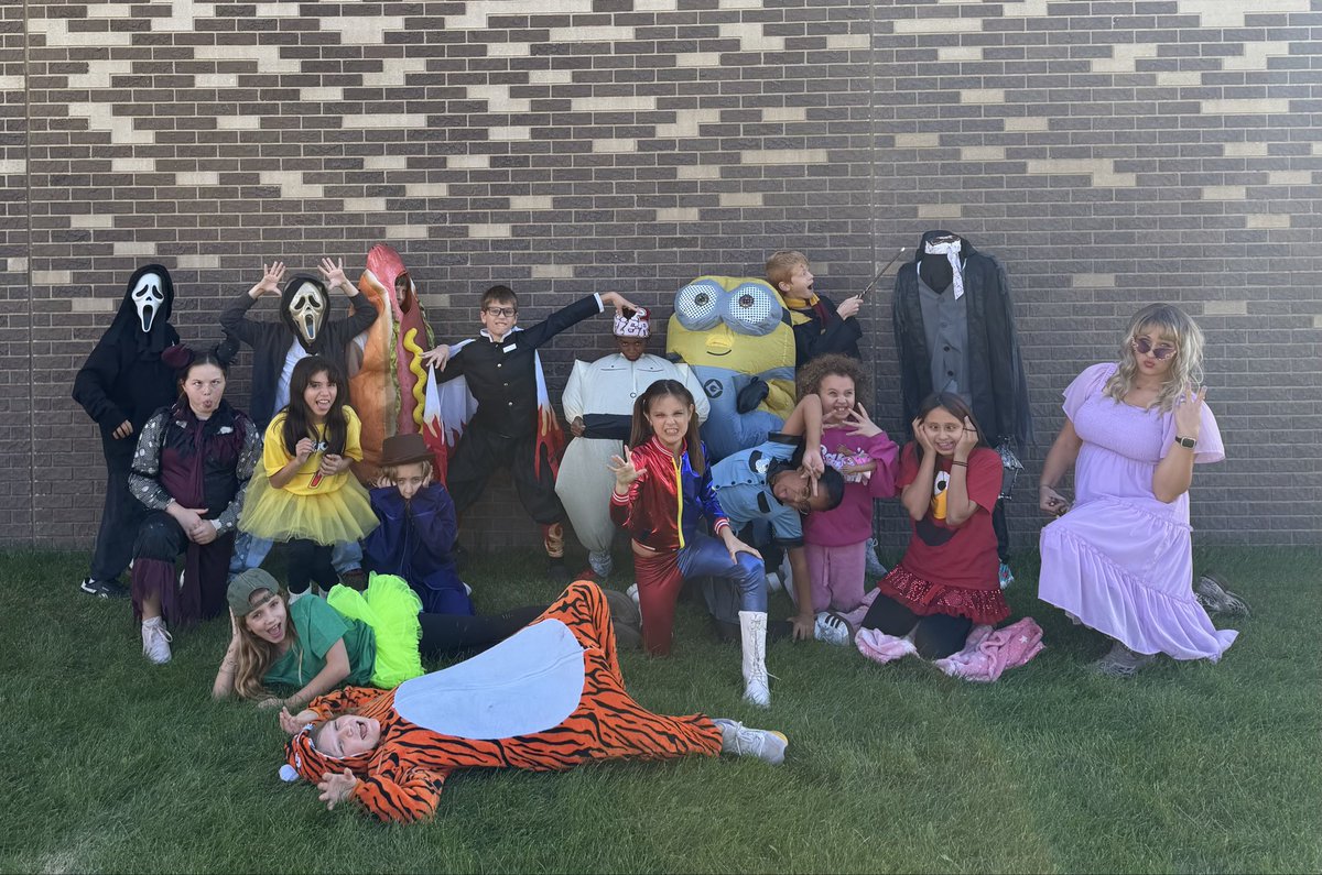 Happy Halloween!!!🎃 In our “Teaching Era”🎤🎶  Thankful for my amazing coworkers, my class, and my long-term sub for welcoming me back this week!! DC West really is the best!!!❤️😊 #dcwest #TaylorSwift