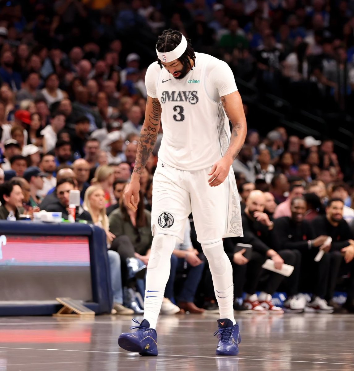 Anthony Davis has sustained a low-grade calf strain and will miss the next two games and be re-evaluated.