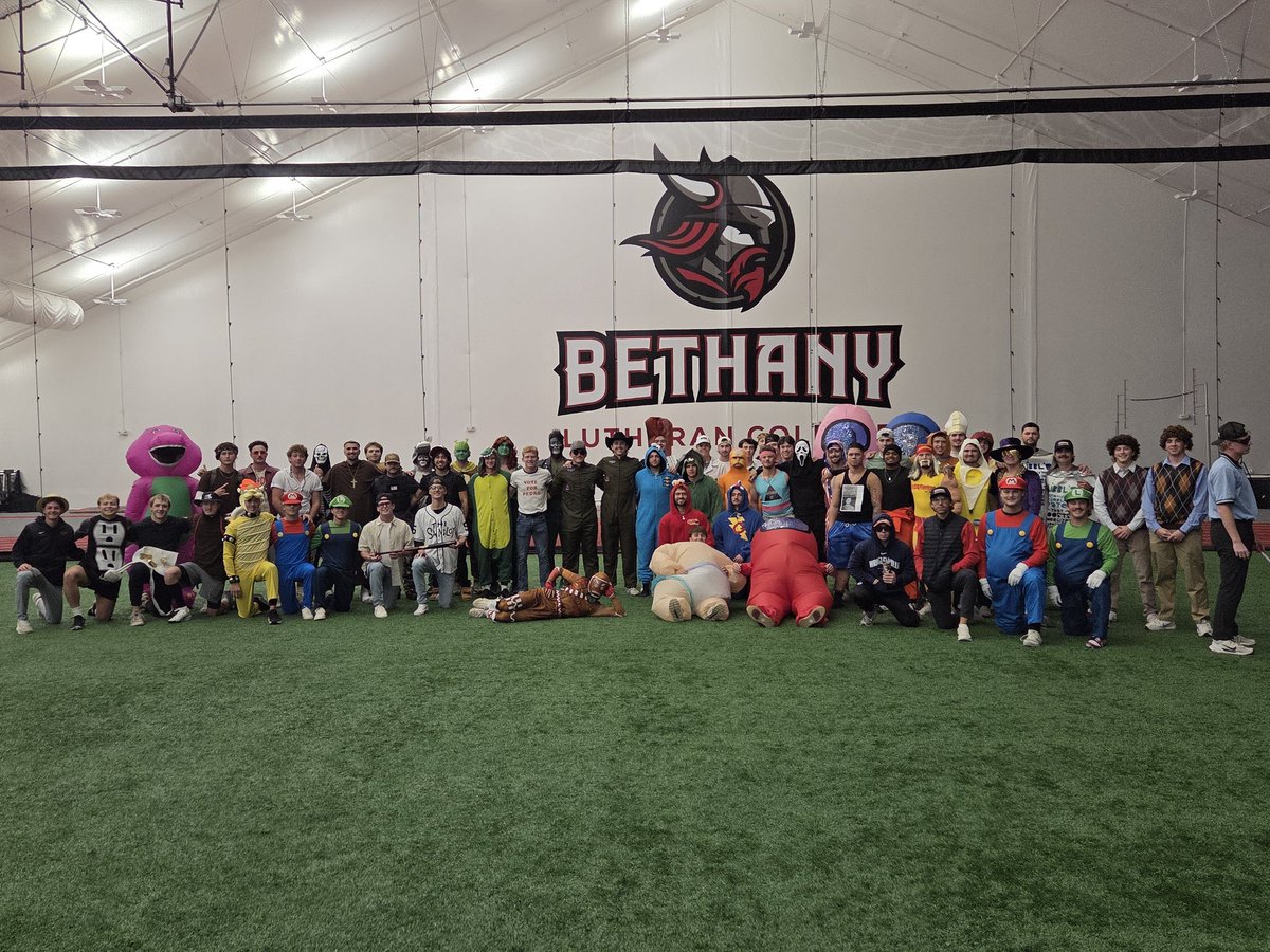 ryankragh's tweet image. Happy Halloween from the fellas.