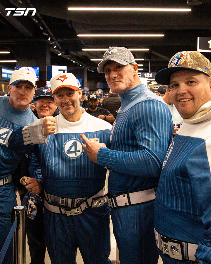 TSN_Sports's tweet photo. Jays fans came prepared for Halloween at Game 6! 🎃⚾️ https://t.co/LAMtxUcSFy