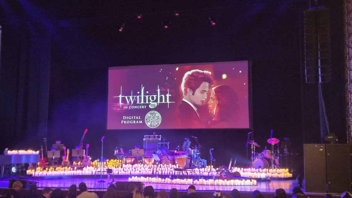 15 year old me is SCREAMING GUYS