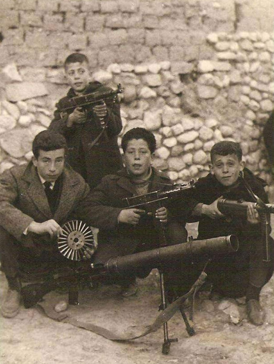 DiscoverGharbDz's tweet photo. 🇩🇿 1er Novembre 🇩🇿

Il y a 71 ans jour pour jour naissait la révolution du 1er novembre 1954 qui sera suivi de 8 ans de guerre qui mèneront à l’indépendance de notre pays 

Gloire à nos martyrs qu’Allah leur ouvre les portes du Paradis https://t.co/WfCEMwt6uC