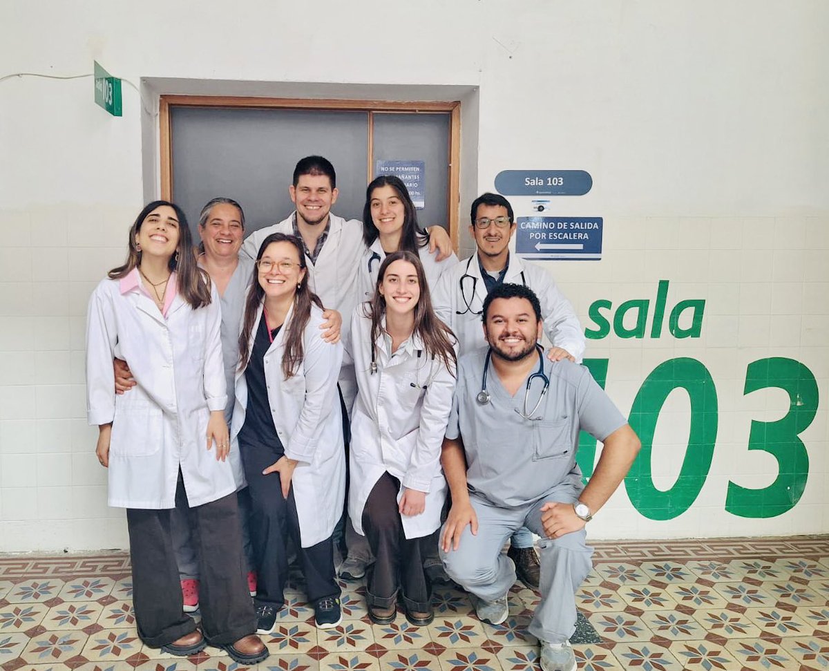 Hoy fue un día especial, de esos de finales e inicios.
Nos toca despedir a los internos que culminan hoy su primera rotación en Medicina Interna en nuestra Clínica.
Queremos agradecerles por su empeño y dedicación, y desearles muchos éxitos en su camino. Hasta pronto! 🙌🫂