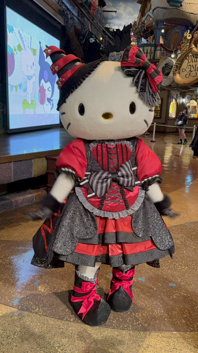 コロン tweet media