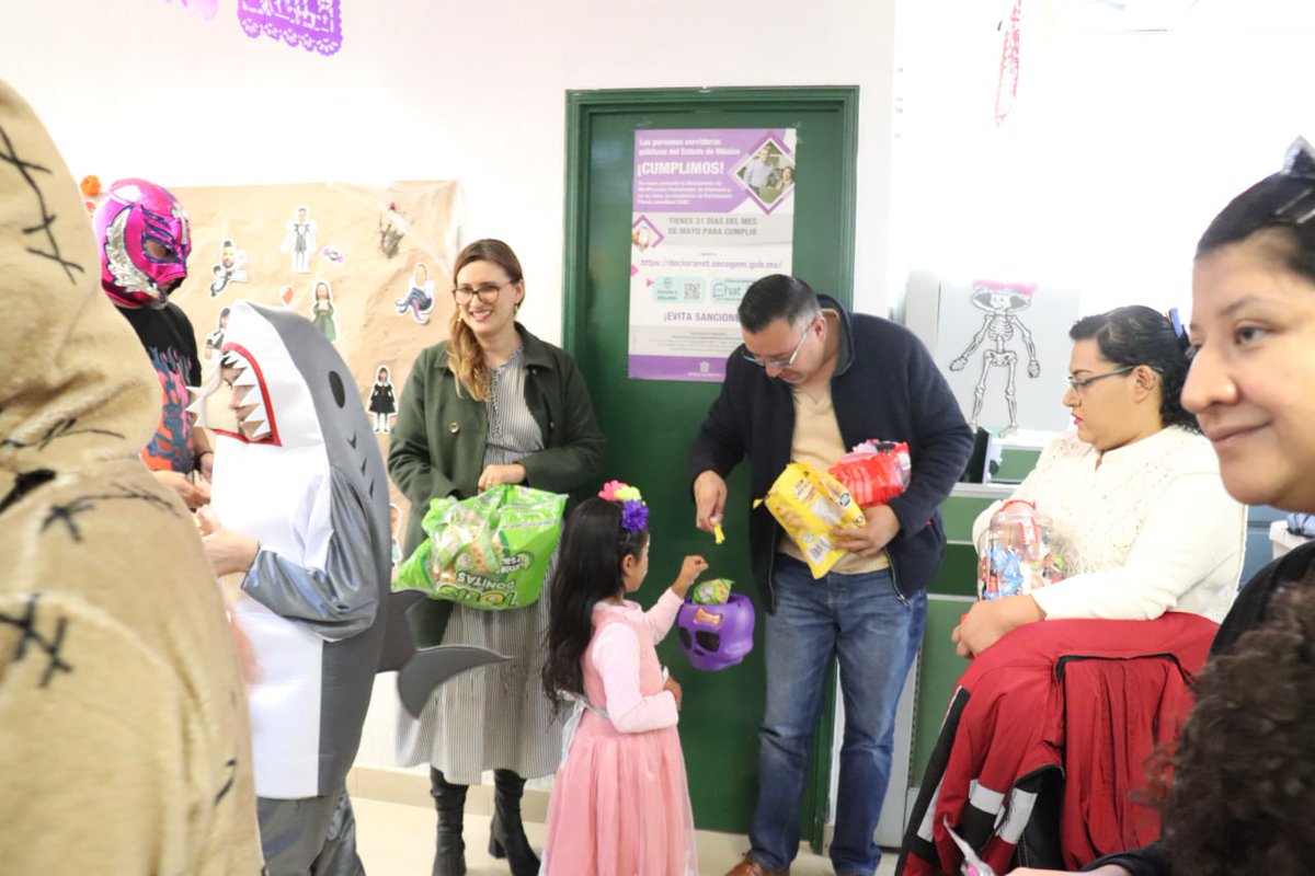 Conalep_Edomex's tweet photo. Pequeñas calaveras, grandes sonrisas 🎃💜

Entre dulces, disfraces y mucha diversión, las hijas e hijos de nuestras colaboradoras y colaboradores visitaron la Dirección General para pedir su calaverita 🍭

#AmbienteLaboralr #CalaveritaCONALEP #DíaDeMuertos #ApasionadamenteCONALEP https://t.co/hydM8kQzxE