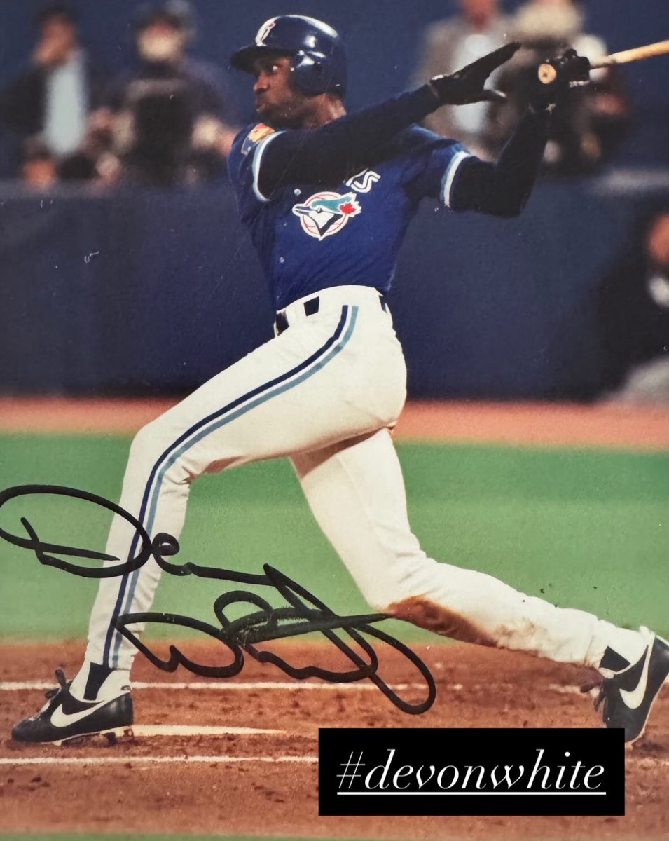 kamehouse8002's tweet photo. He moved right next to our school and it became quite a common so he gave his sign to all students to keep his family privacy🤫
My friend in Canada still have his card.
Todays ceremonial first pitch!!
Go Jays Go!!
#devonwhite
#bluejays https://t.co/vePUkN9QZm