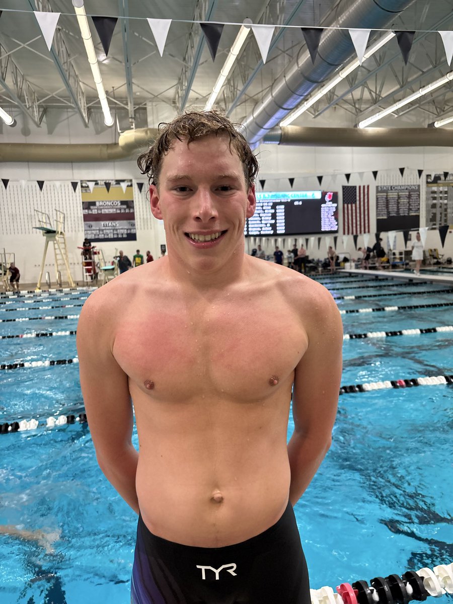 LN Swim and Dive tweet media