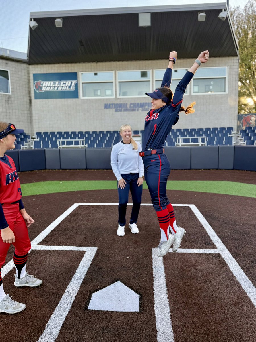 Wrapped up fall competition with our Red and Navy series yesterday! After a thrilling coin toss victory for the Navy team the Red team came away with a 7-4 victory. 

This group has been so much fun this fall. We have loved watching them come together! Ready for February! 😼
