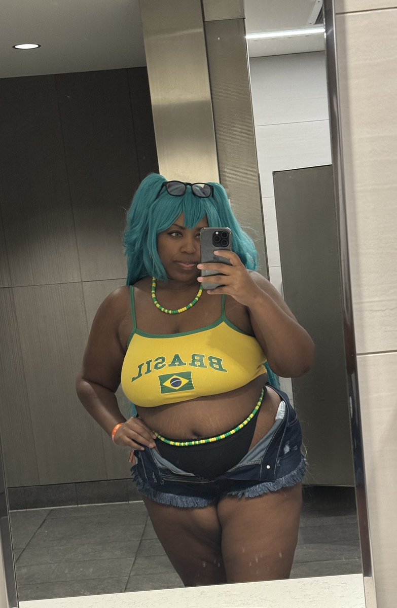 Why is everyone asking me if I’m cold? Brazilians run HOT 🔥