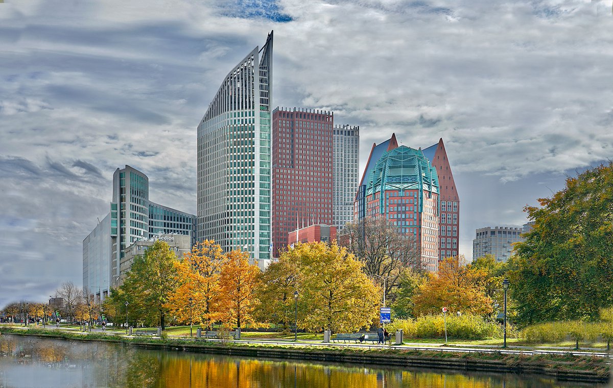 Wijnantsfo53817's tweet image. Skyline Den Haag
#skycraper
#hoogbouw
#SkylineSweeps 
#herfst 
#koekamp
#ministeries
#kantoren