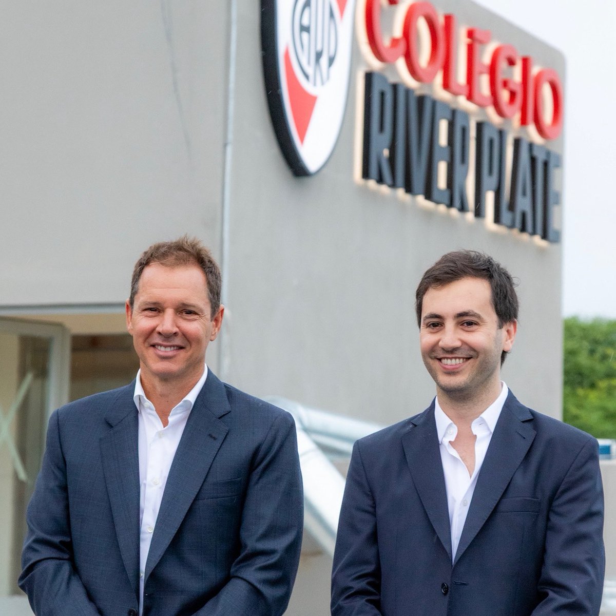 Un proyecto. Un equipo.
Un nuevo presidente.

Este sábado de 10 a 20 acompañamos a <a href="/stefanocdicarlo/">Stefano Di Carlo</a> con nuestro voto para continuar este camino de crecimiento con Filosofía River!