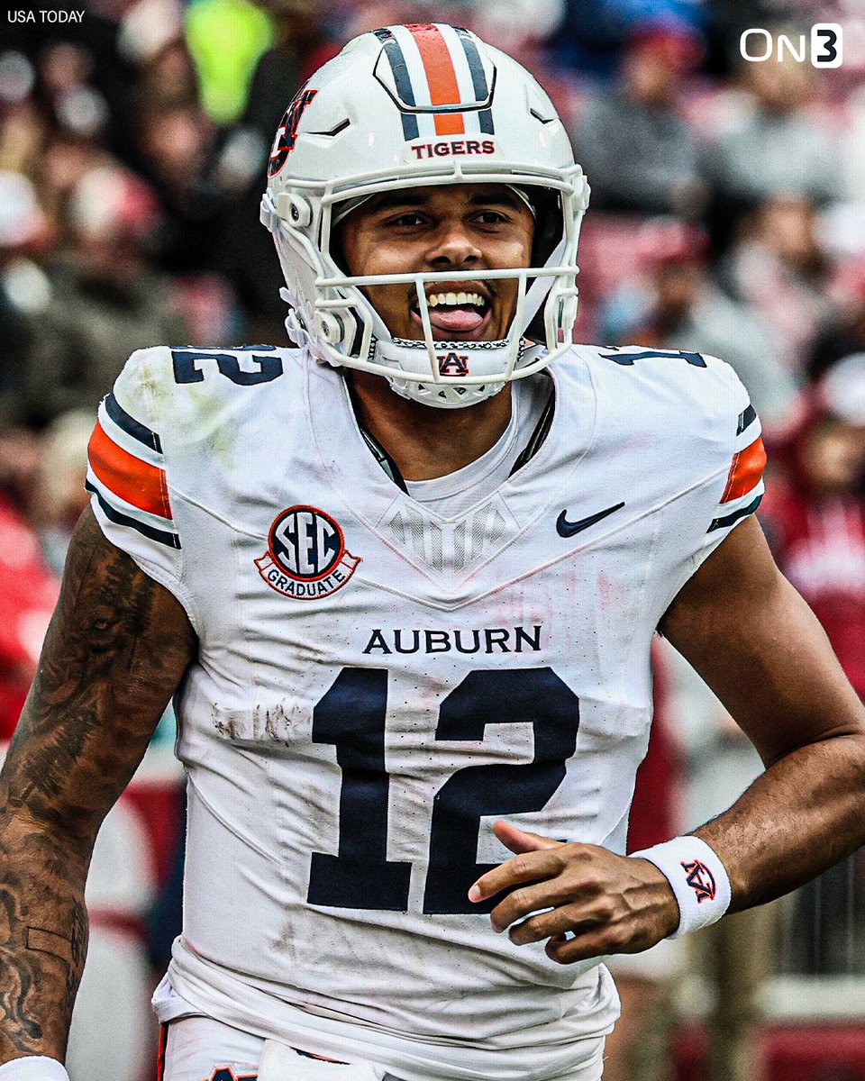 On3's tweet image. NEW: Auburn will start QB Ashton Daniels instead of Jackson Arnold against Kentucky tomorrow, @clowfb reports.

on3.com/college/auburn…