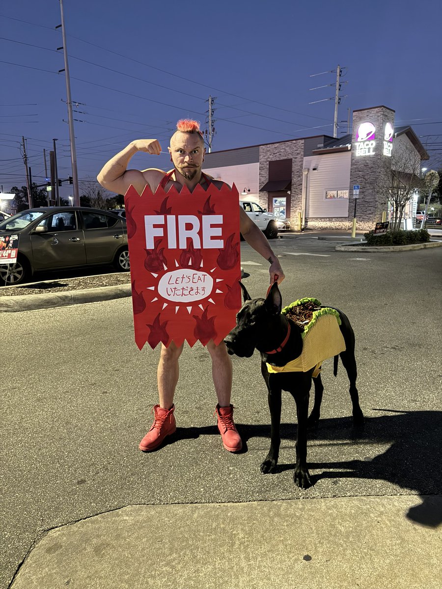 AlexZayneSauce's tweet photo. Taco ‘bout Happy Halloween 🎃👻 https://t.co/jswkexJzj4