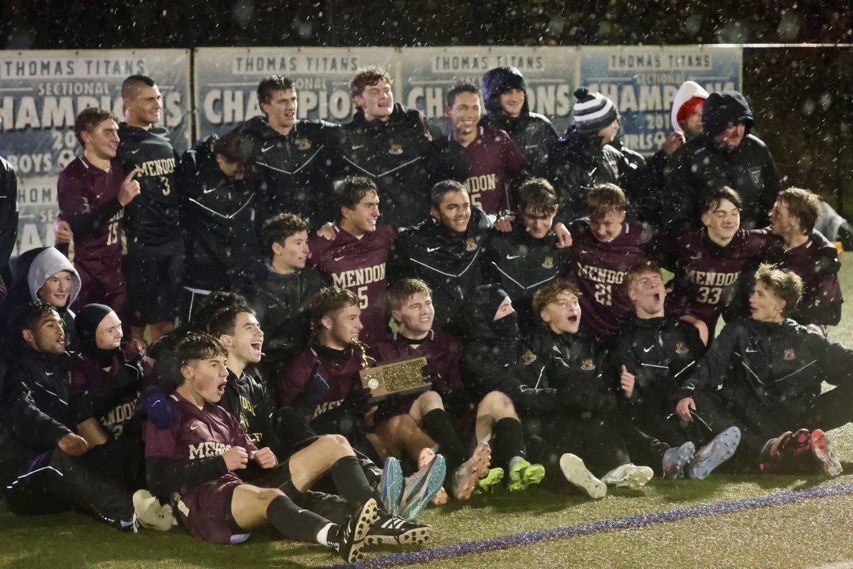 ReporterRitz's tweet photo. Update from the @SecVBoysSoccer championships: @VikingsSoccer9 defeats Sutherland 1-0 in the Class A final. 

This is Mendon’s 22nd championship, first since 2013.

@DandC https://t.co/9yOIJBXgam