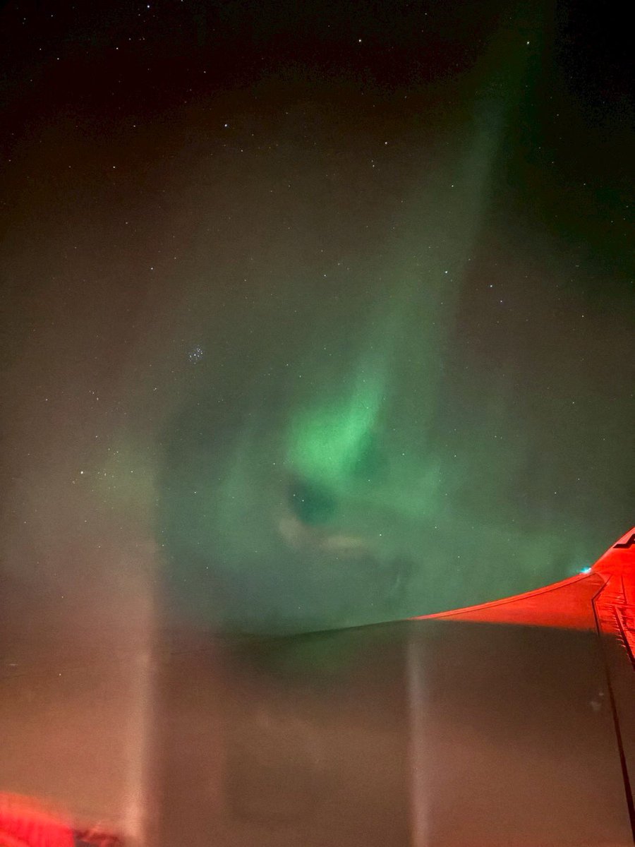 シュオテツアー、帰国のフライトからお客様が撮影されたオーロラ🌟🌟お写真ご提供ありがとうございます！北回りでラッキーな空の旅でした✈️ご参加頂きました皆様、ありがとうございました💕3月シュオテツアーも発売中😊 nordic.co.jp/tour/fp2555/ #フィンランド #シュオテ #フィンエアー