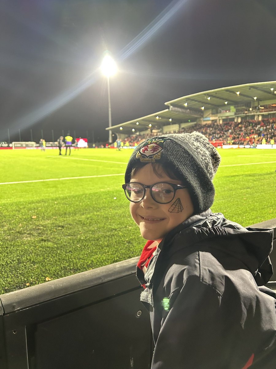 What a difference 72-hours can make in football … 🎢 The atmosphere, all the goals, Friday night  under the lights … in the Championship 👀 - the smile says it all ❤️🏴󠁧󠁢󠁷󠁬󠁳󠁿 #WxmAFC 👏🏻