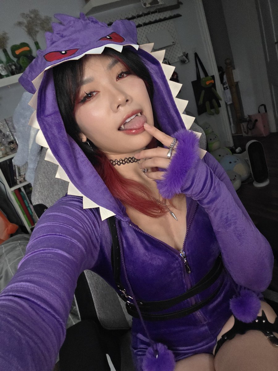 viaSammi's tweet image. Happy halloween 🎃
Twitch.tv/viafruity 🫣