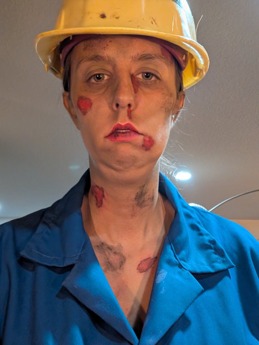 SarahRyanYEG's tweet image. Happy #Halloween kiddies 👻 Work makeup doubles as zombie makeup, right? Excited to see everyone's #costumes tonight! Be safe out there!