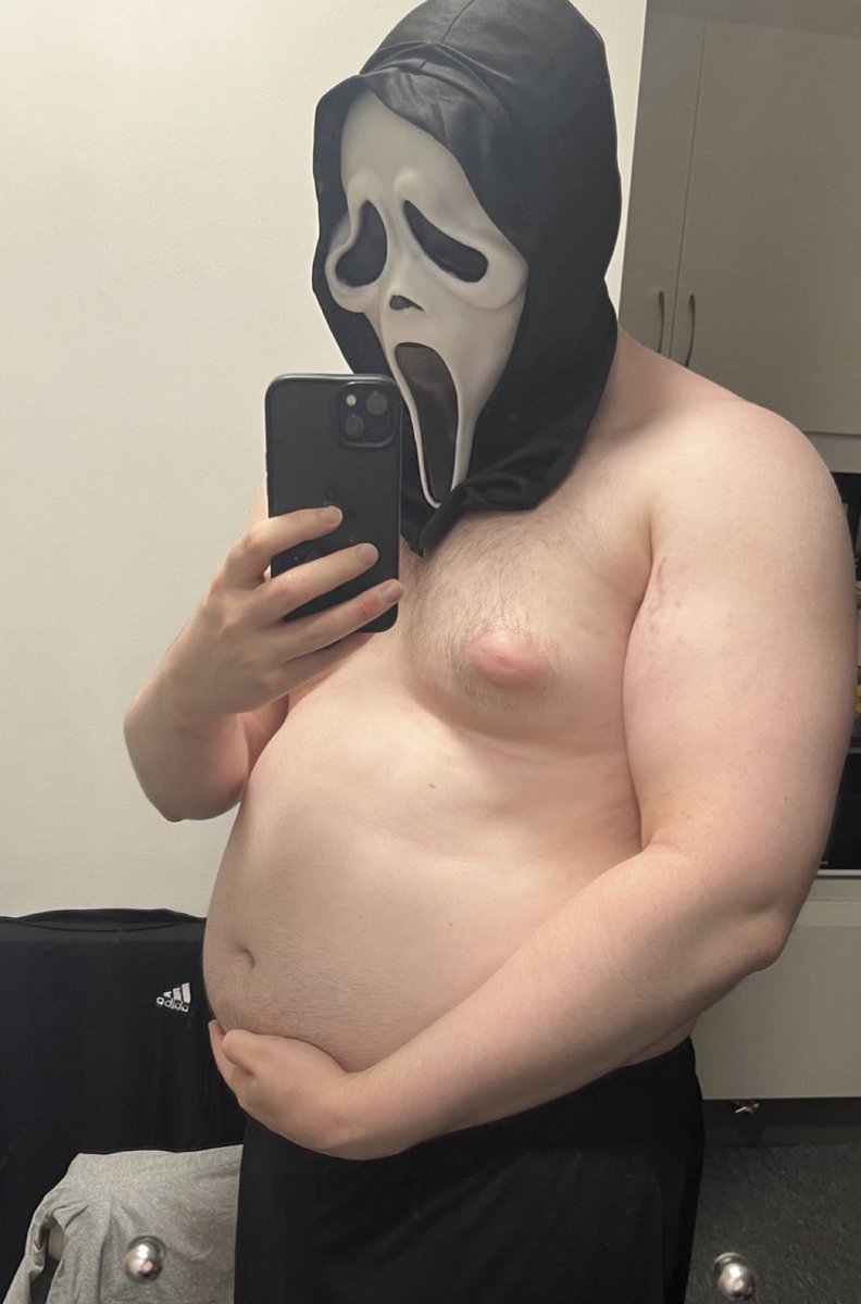 stuffmefatter's tweet image. Wish I spent Halloween watching horror films whilst getting stuffed by a feeder bf