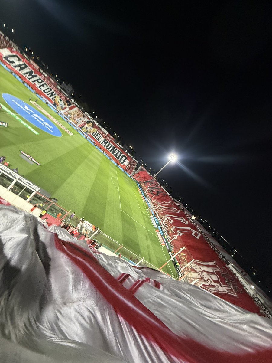 podés vivir en mil lugares y ser toda la vida del mismo barrio ❤️🇵🇪