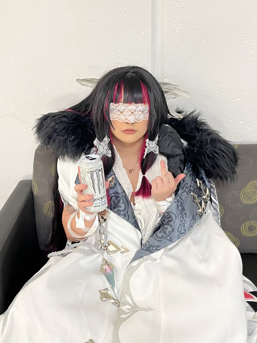 moon maiden what are you doing??