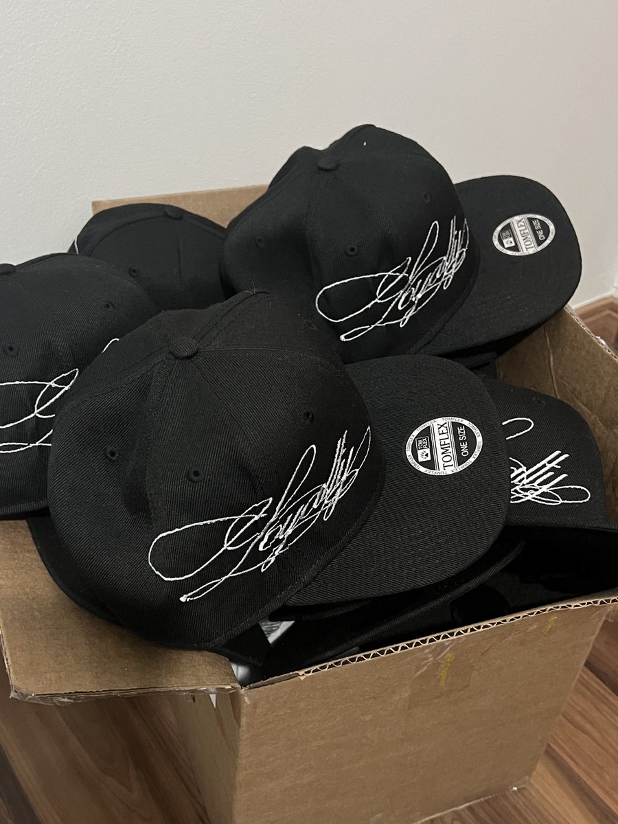 drawanz's tweet image. Never Miss Loyalty Snapback 🫡