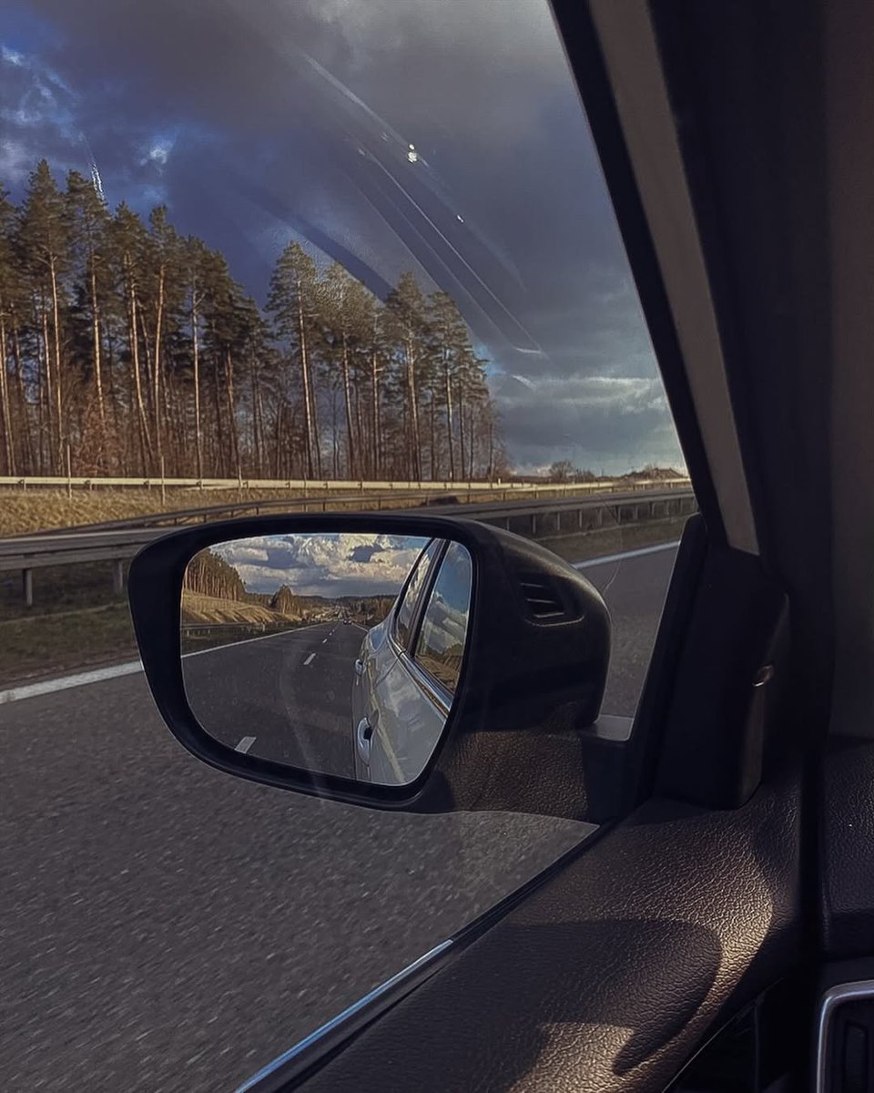 Giulia0312rui's tweet photo. He asked why I like driving alone.
I said, because the car never asks where I’m going or when I’ll be back.
Sometimes freedom just means not being explained.
#freedomfeels #midlifevoice #quietmoments https://t.co/eySOlDnM8g