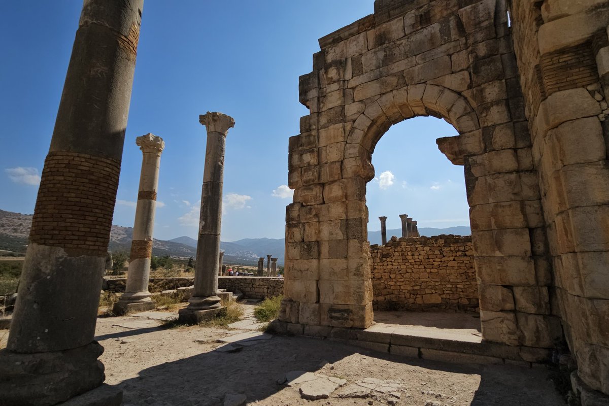 GenteTV_Cesar's tweet photo. Continuing tour in Morocco with GENTE da NOSSA &amp; friends. Visiting ancient Roman city of Volubilis, then to imperial cities of Meknès &amp; Fès with an adventurous walk in the El Bali walled medina.
#GenteTV #morocco https://t.co/gOo7ae6OXz