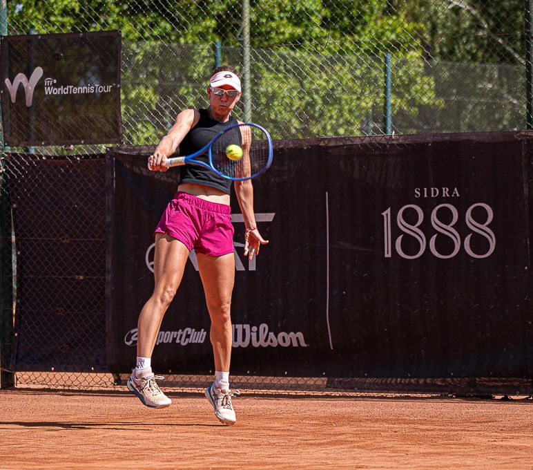#Tenis 🎾 #W35 Neuquén 🇦🇷

La bonaerense Martina Capurro Taborda📷 y la santafesina Victoria Bosio definirán la 1ra semifinal mañana desde las 12 hs

En tanto, la pergaminense Berta Bonardi📷 buscará la final ante Fernanda Labraña🇨🇱, nos cuenta <a href="/angelwtalavera_/">Walter Talavera</a>

📸 M. Forlini