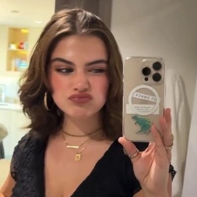 tommensquad's tweet image. ka @fvsinclair como vampire