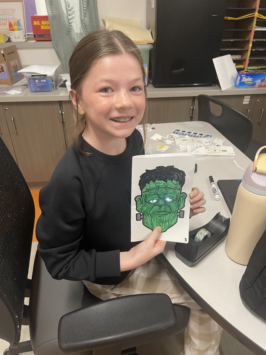 WISDLagway's tweet image. Shocking discoveries in fifth grade this spooky Friday! 🎃 Our young scientists lit up their learning by making circuits come to life! #SpookyScience #FifthGradeFun #STEM