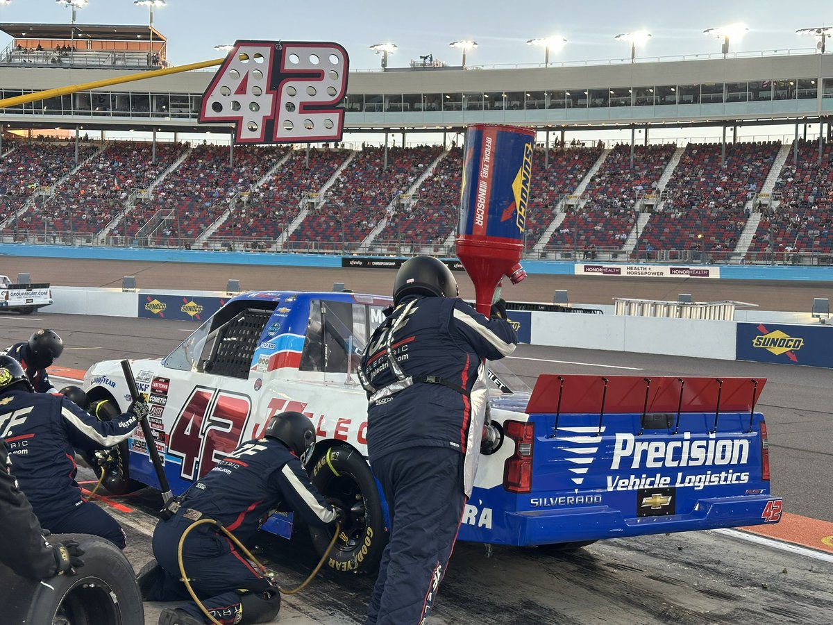 The <a href="/jf_electric/">J.F. Electric</a> crew gave <a href="/mattmillsracing/">Matt Mills</a> four tires, fuel, and went up on the track bar after taking the free pass. 

#PressTheAttack | #TeamChevy