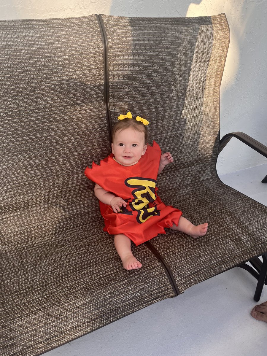 WendiSataloff's tweet image. @reeses sponsor us please #reeses #reesespieces