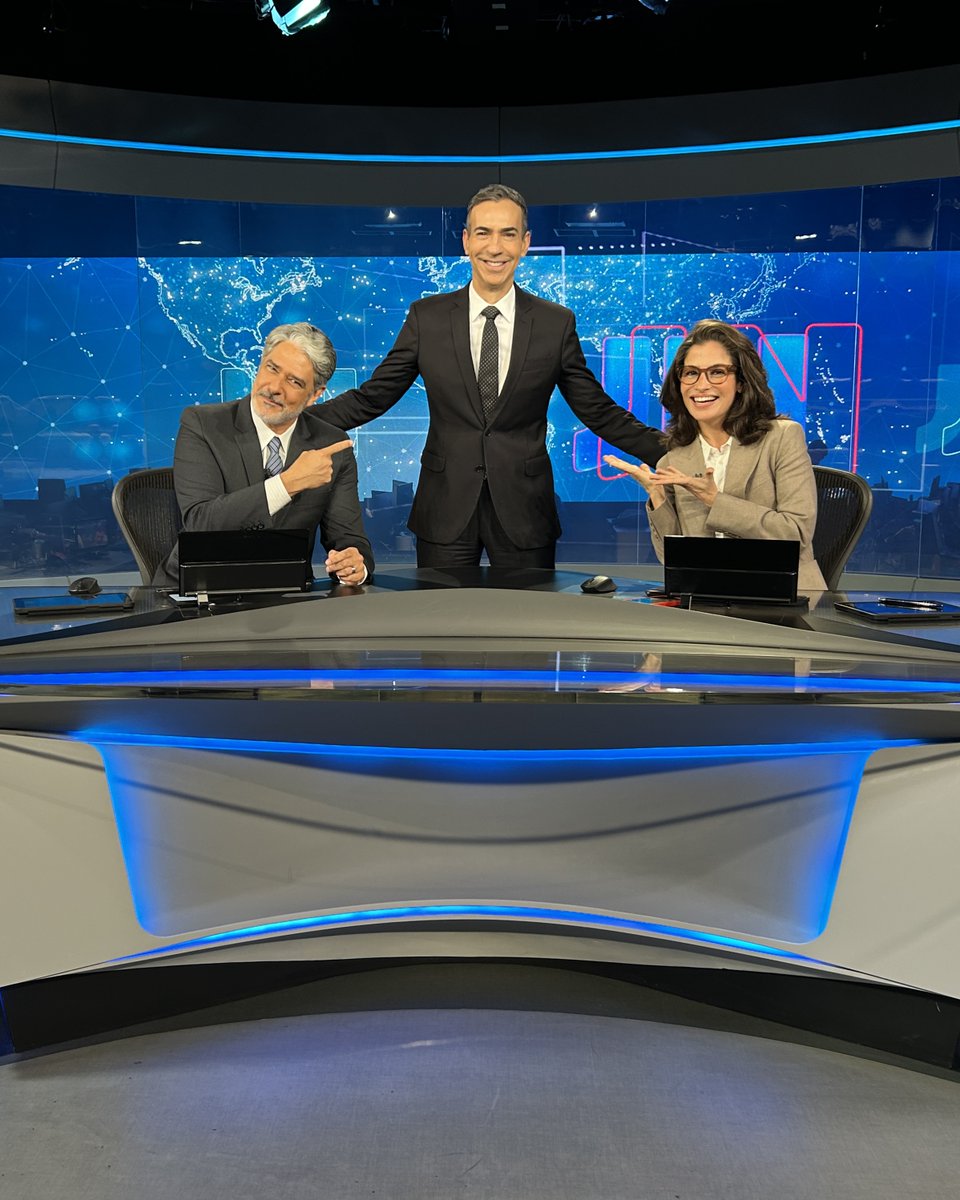 isso é um acontecimento pq desde que me conheço por gente o bonner tá nessa bancada #JN