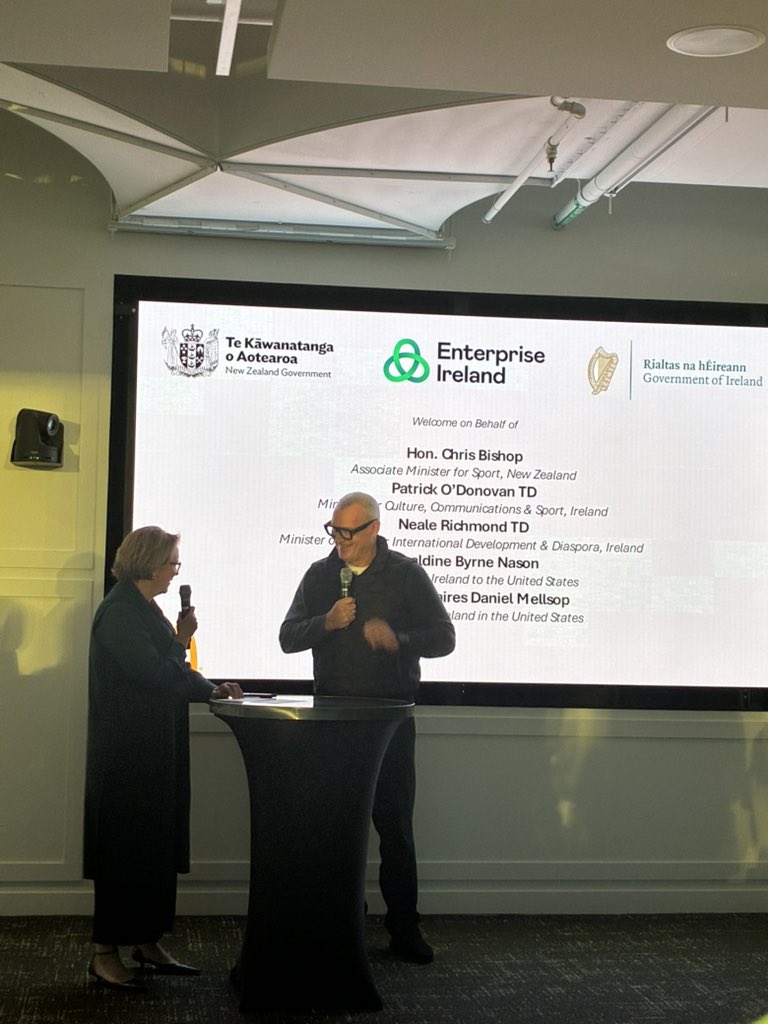 IrelandAmbUSA's tweet image. Excitement building for #TheRematch at @McDonalds HQ in Chicago at @Entirl, @IrelandChicago, and @NZinUS business reception.

Fantastic celebration of sport and trade - particularly agri-food. Last year, 🇮🇪🇺🇸 trade was valued a record $2 billion+.