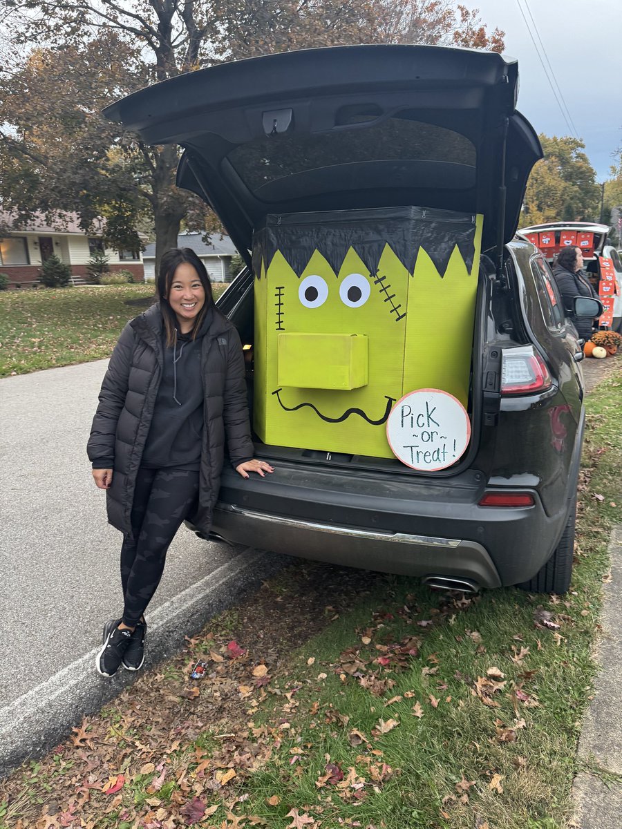 Beth Trivelli tweet media