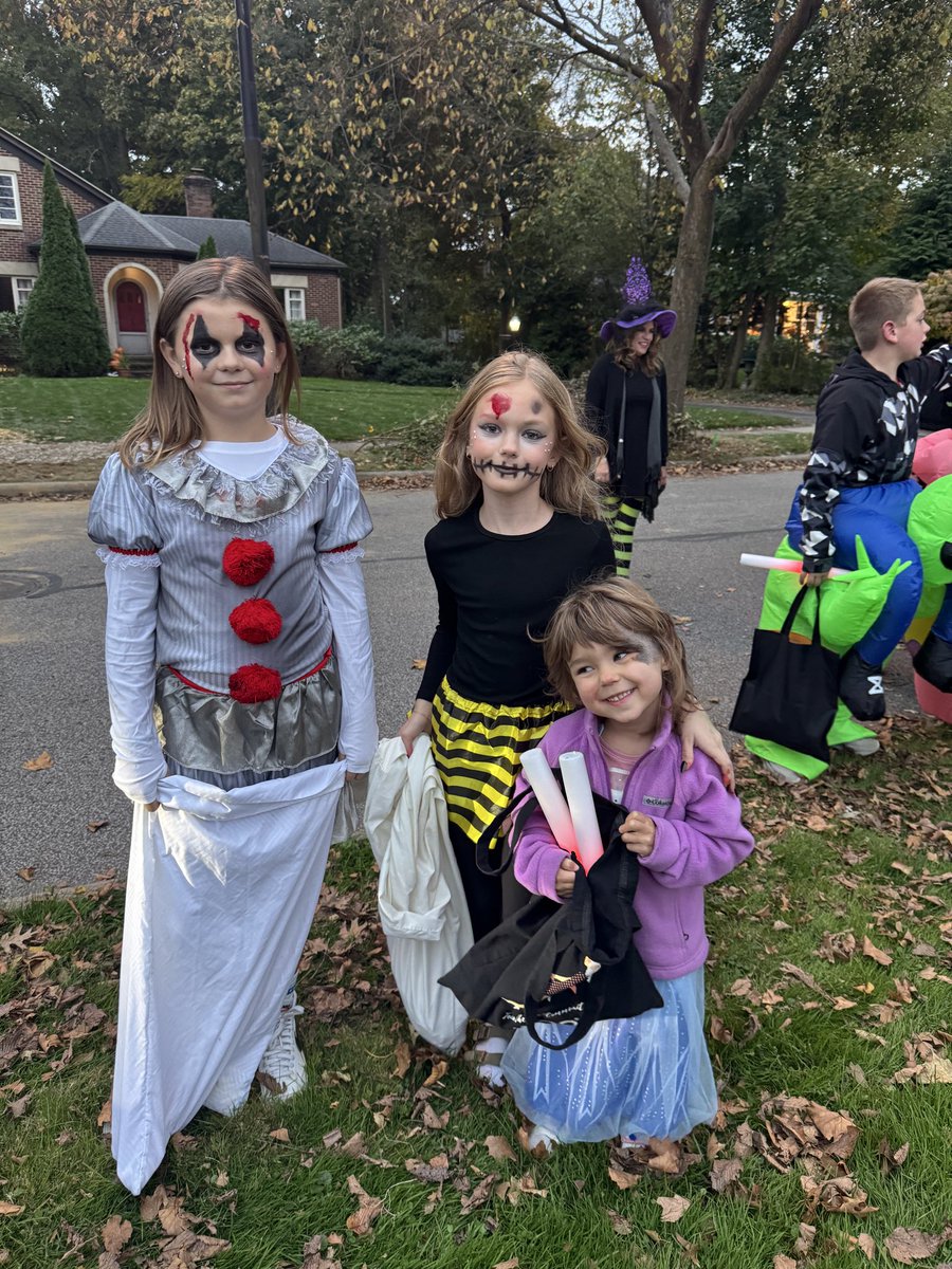 Beth Trivelli tweet media