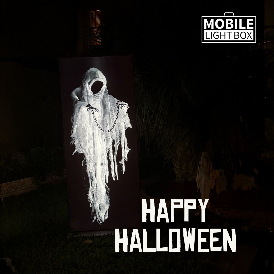 mobilelightbox's tweet image. Spooky vibes with a twist 🎃

Who says light boxes are just for signs? This Halloween, we’re lighting up the night with a hauntingly creative twist. Ghostly glow that’s perfect for spooky season—dare to try?

#HalloweenDecor #CreativeDisplays #MobileLightBox