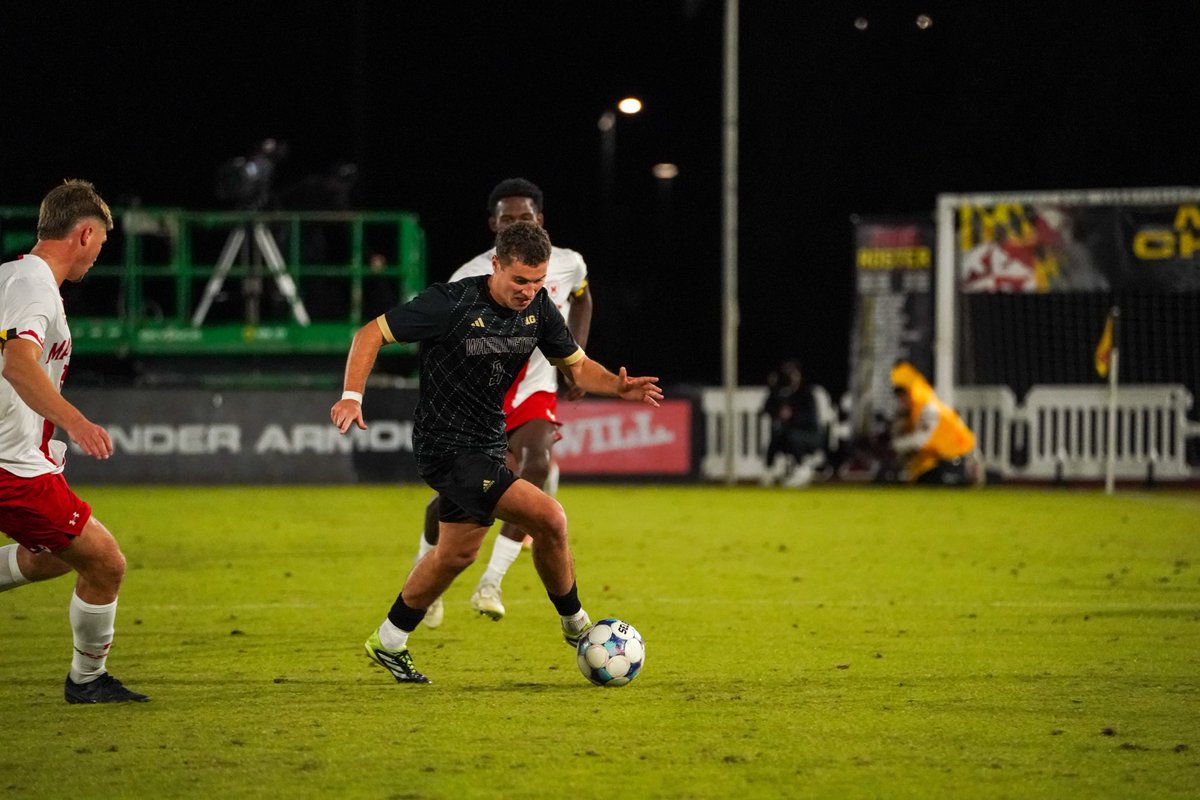 Back to work in the second half 💪

46’ | WASH 0 - 0 UM