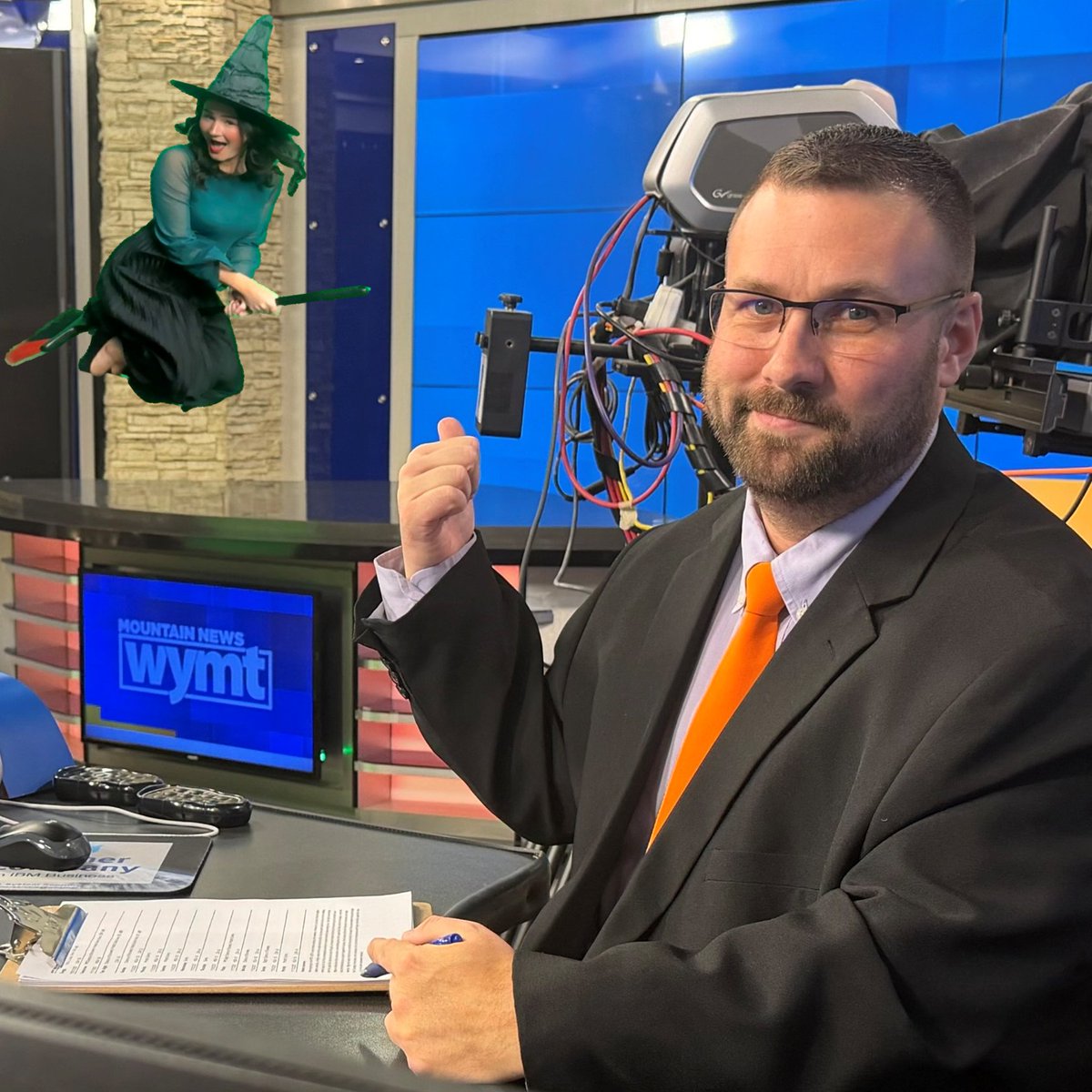 It's always nice when my morning meteorologist drops in...I mean flies in...to say hello! To be fair, she did take this pose earlier this morning on the Green Screen. I just...made her fly via Photoshop. <a href="/MeganDuzmal/">Megan Duzmal</a> <a href="/Kentuckyweather/">Chris Bailey</a> <a href="/WLKYJayCardosi/">Jay Cardosi WLKY</a>  #kywx #Halloween