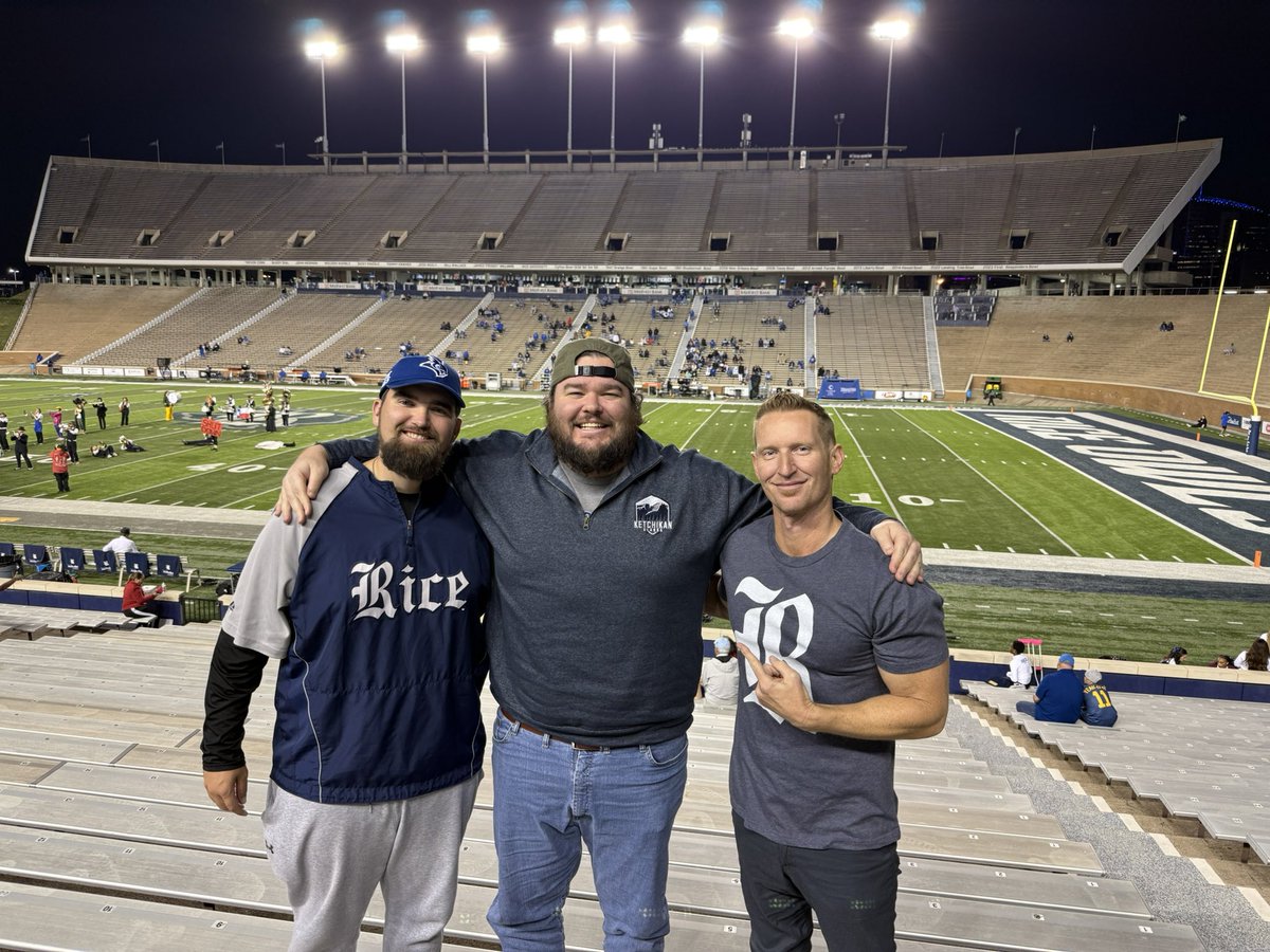 Look who <a href="/CoachJayArnold/">Jay Arnold</a> found!