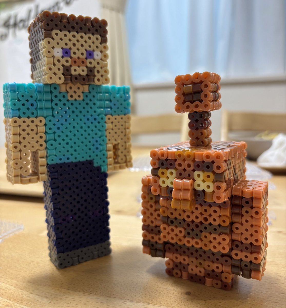 sou_evo's tweet photo. #マイクラ
アイロンビーズで銅ゴーレム作った。
かなり良い感じ。満足。 https://t.co/Uvyd1EnSfa