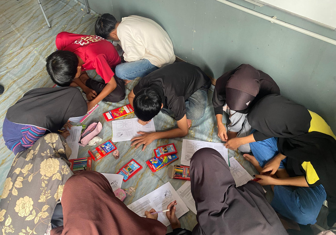 ainhsaifulnizam's tweet image. While everyone is cyberbullying me online because of a one minute video, happy to say we’ve successfully reached ten schools this year for our Comprehensive Sexuality Education programme, Express to Empower at @mypocketofpink ! 

We’ve gone to Semenanjung and even Sabah!…