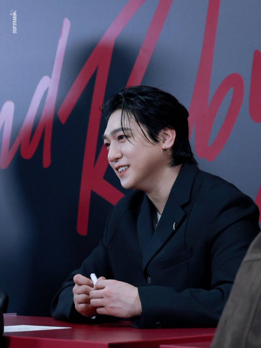 나 진짜 너무 바쁜 나날들 보내다가 너무 힘들어서 들어왔는데 마음이 ㄷㅓ 힘들어졌음