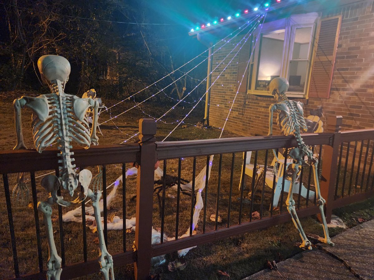 VampireLibby's tweet image. Happy Halloween