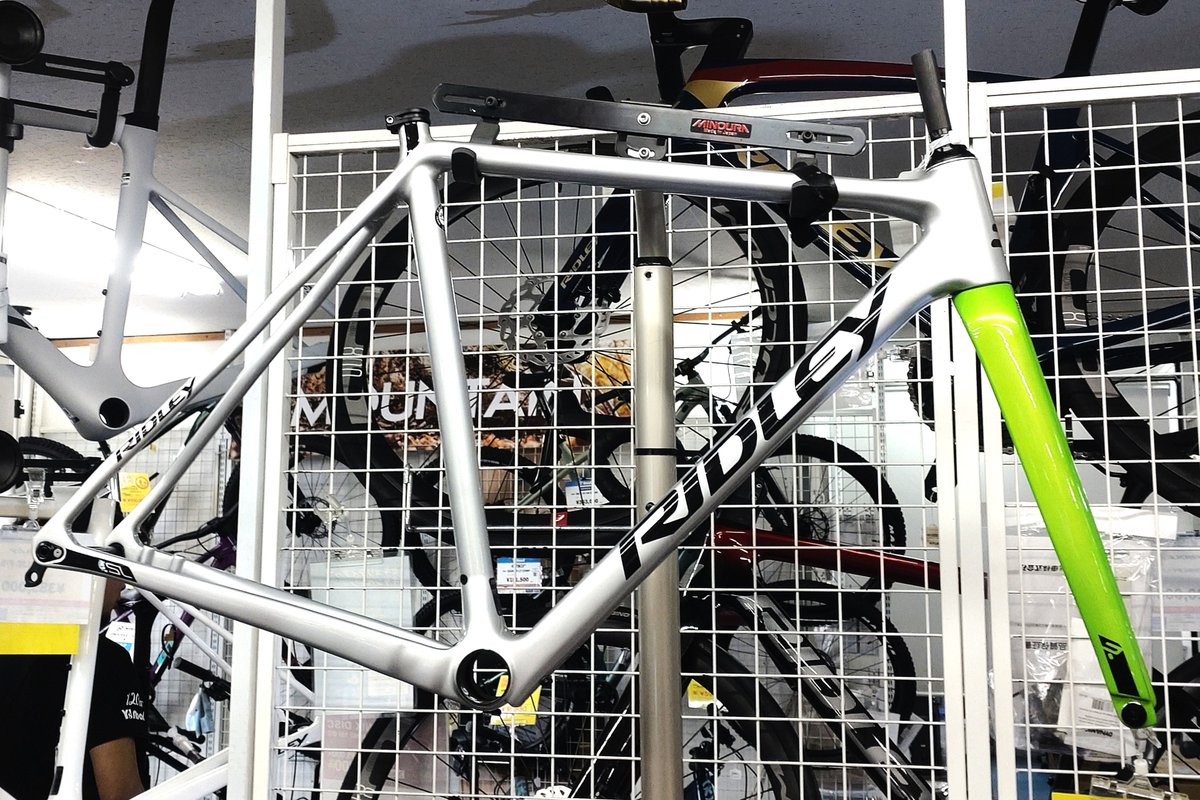 ロイスアンドロイスです。 ロイスアンドロイス (Royce and Royce) | 競走馬データ - netkeiba