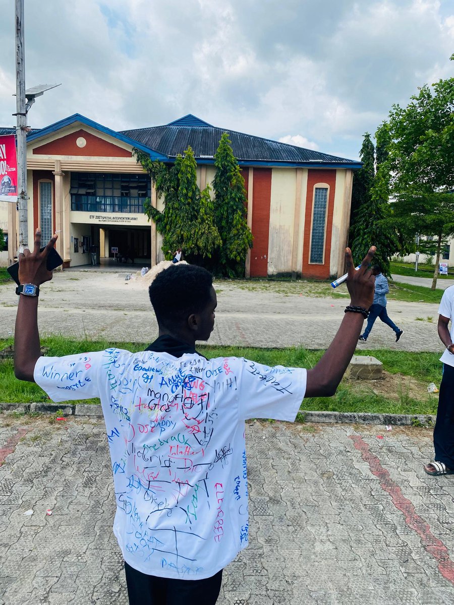 Signed out of Uni!!!❤
Moving on to the next phase of life and I know for sure it has great things for me

On to the next!!!
#signout
#FUPRE
#CLASSOF2025